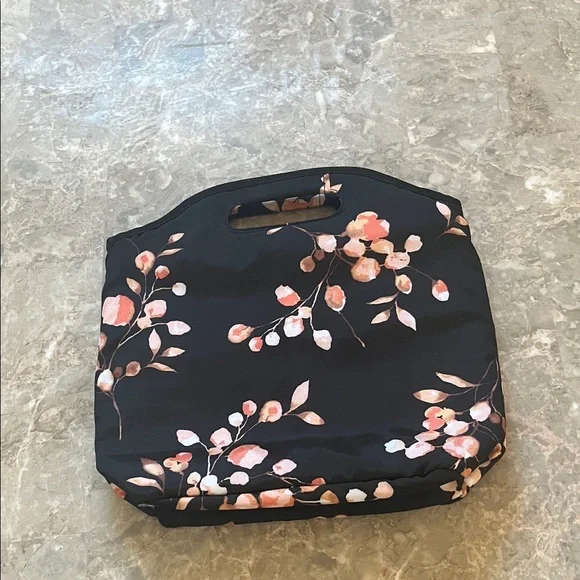 Bebe Black Floral lunchbox - Picture 3 of 3